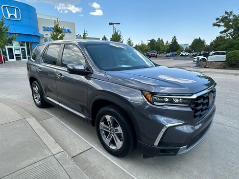 Used 2025 Honda Pilot EX-L image 7