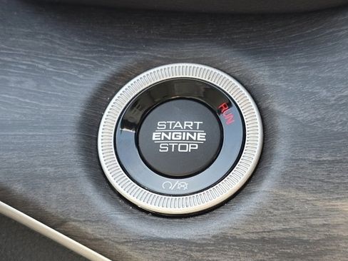 Used 2022 Jeep Grand Cherokee L Limited image 7