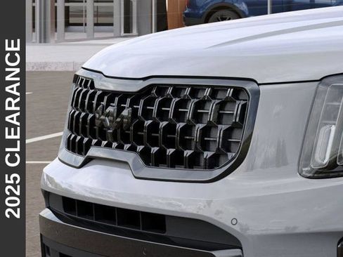 Certified 2025 Kia Telluride SX Prestige X-Line AWD/4WD image 12