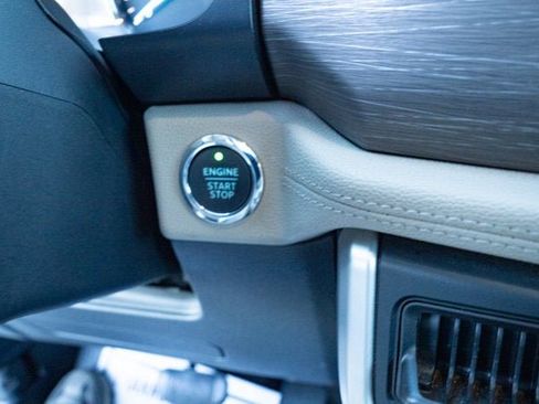 Used 2024 Ford Expedition Limited image 21