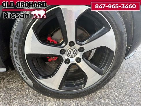 Used 2015 Volkswagen GTI SE FWD image 9