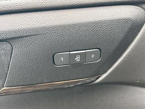 Used 2015 GMC Acadia Denali FWD image 23