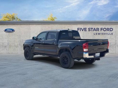 Used 2017 Toyota Tacoma SR5 RWD image 6