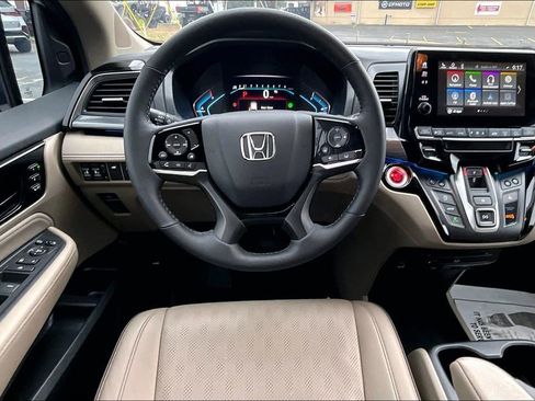 Used 2023 Honda Odyssey Elite image 8