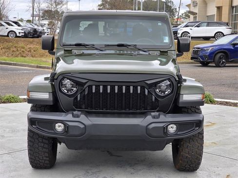 Used 2023 Jeep Gladiator Willys image 2