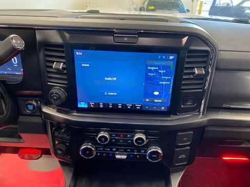 New 2026 Ford F250 Lariat w/ Black Appearance Package image 24