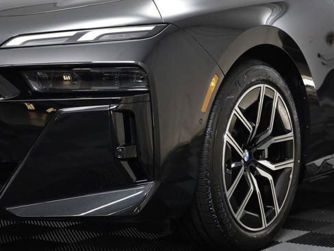 New 2026 BMW 740i xDrive w/ Premium Package AWD/4WD image 4