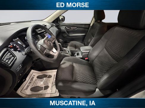 Used 2017 Nissan Rogue SV w/ SV Premium Package image 9