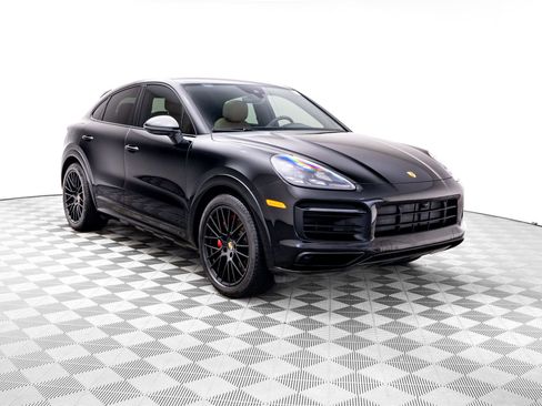 Certified 2023 Porsche Cayenne GTS AWD/4WD image 6