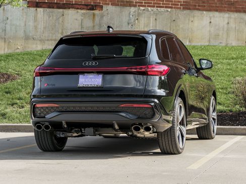 New 2026 Audi SQ5 Premium Plus image 4