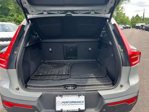 Used 2024 Volvo XC40 B5 Plus AWD/4WD image 21