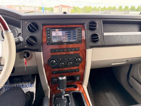 Used 2008 Jeep Commander Overland AWD/4WD image 19