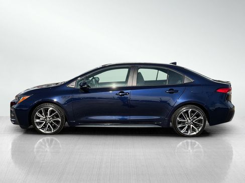 Used 2022 Toyota Corolla SE FWD image 2
