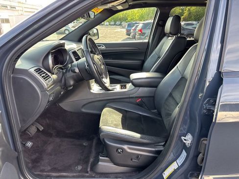Used 2017 Jeep Grand Cherokee Altitude AWD/4WD image 10