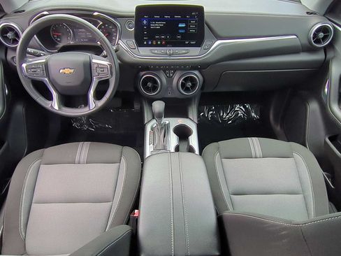 Used 2025 Chevrolet Blazer LT FWD image 13