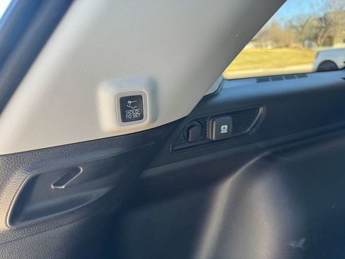 Used 2023 Jeep Grand Cherokee Limited w/ Black Appearance Package image 12