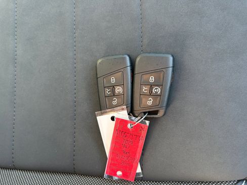 Certified 2024 Volkswagen Taos SE w/ Panoramic Sunroof Package image 23