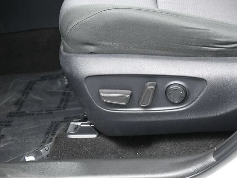 Used 2025 Toyota RAV4 XLE w/ Convenience Package FWD image 11