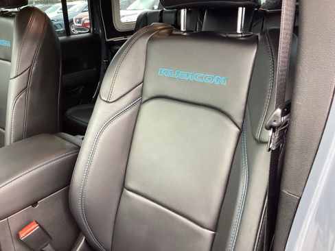 Used 2024 Jeep Wrangler Unlimited Rubicon 4xe image 11