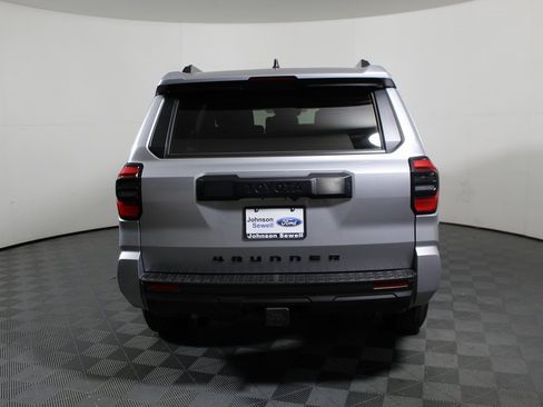 Used 2025 Toyota 4Runner SR5 image 6