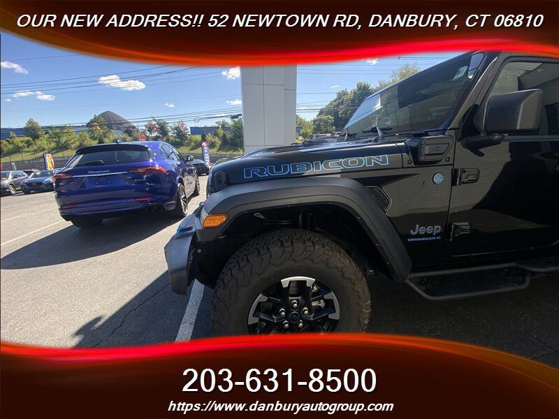 Used 2024 Jeep Wrangler Unlimited Rubicon 4xe w/ Technology Group AWD/4WD image 2