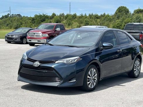 Used 2017 Toyota Corolla XLE FWD image 3