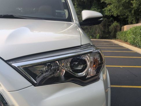 Used 2022 Toyota 4Runner Limited AWD/4WD image 12