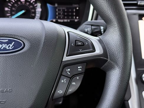 Used 2019 Ford Fusion SE image 28