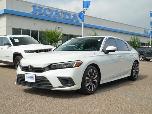 Used 2024 Honda Civic EX image 1