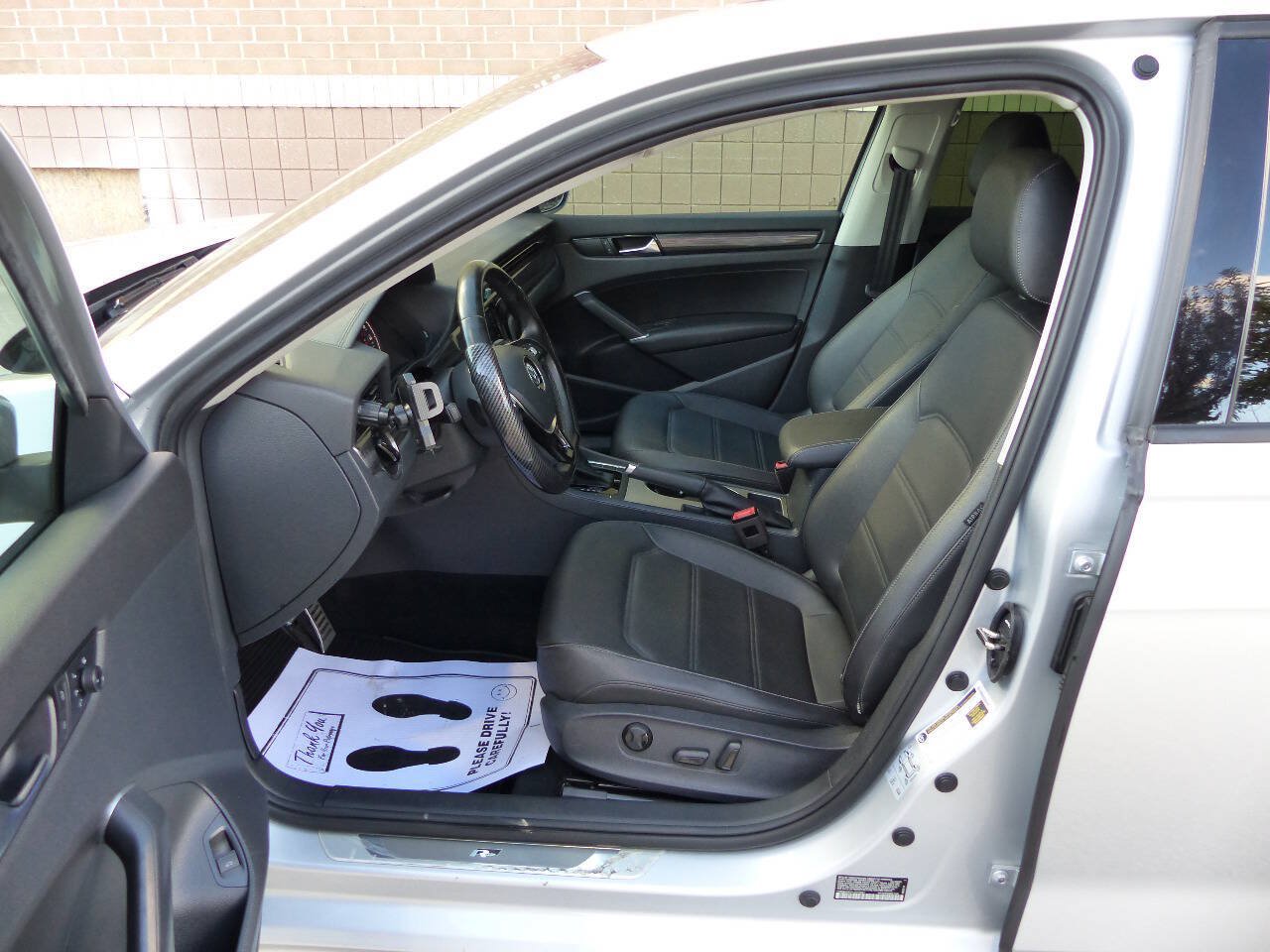 Used 2020 Volkswagen Passat 2.0T R-Line FWD image 24