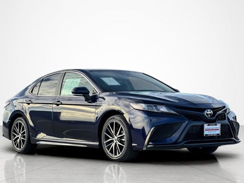 Certified 2022 Toyota Camry SE image 7