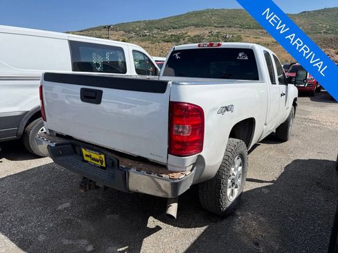 Used 2011 Chevrolet Silverado 2500 W/T AWD/4WD image 4