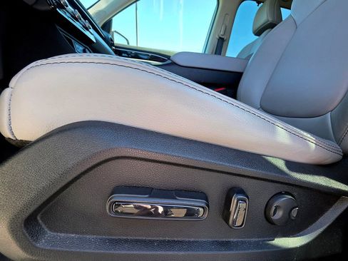 Used 2025 Honda Pilot Touring image 15