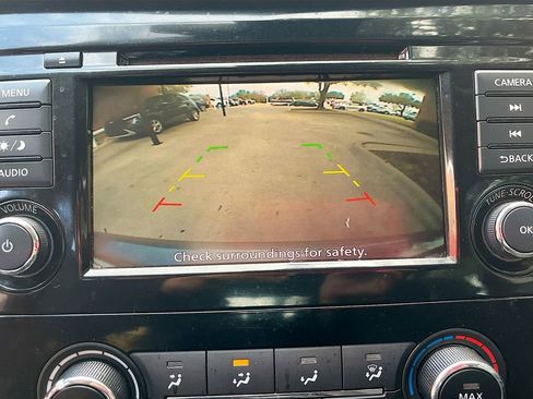 Used 2022 Nissan Rogue Sport S FWD image 13