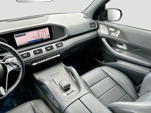 Used 2025 Mercedes-Benz GLS 450 4MATIC image 25