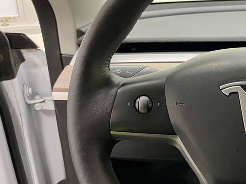 Used 2023 Tesla Model Y Long Range AWD/4WD image 19