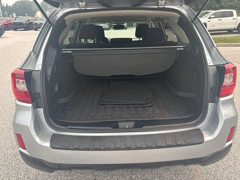 Used 2015 Subaru Outback 2.5i Premium AWD/4WD image 6