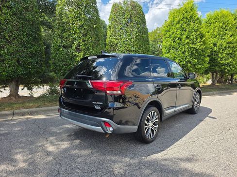 Used 2017 Mitsubishi Outlander ES AWD/4WD image 5
