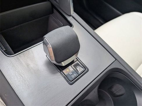 Used 2024 Land Rover Discovery Sport S image 26