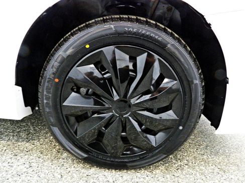Used 2013 Toyota Matrix L FWD image 20