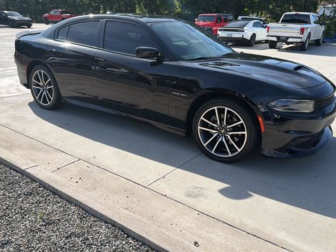 Used 2022 Dodge Charger R/T w/ Plus Group RWD image 2