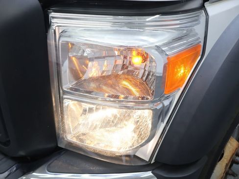 Used 2016 Ford F550 4x4 Regular Cab Super Duty image 20