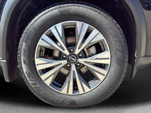 Used 2023 Nissan Rogue SV image 36