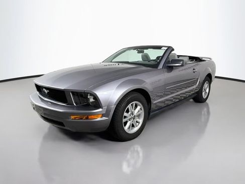 Used 2006 Ford Mustang Convertible RWD image 11
