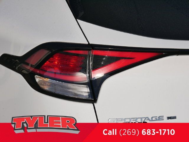 Used 2024 Kia Sportage X-Pro AWD/4WD image 12