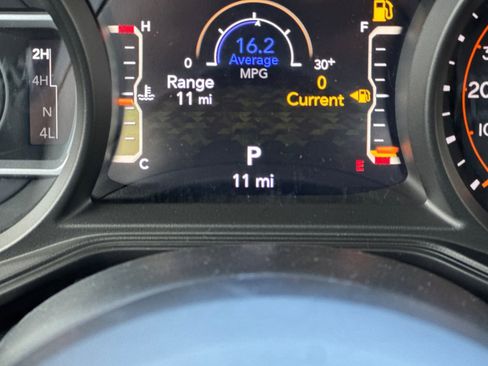 New 2025 Jeep Gladiator Willys image 24