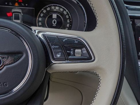 Certified 2024 Bentley Bentayga Extended Wheelbase image 25