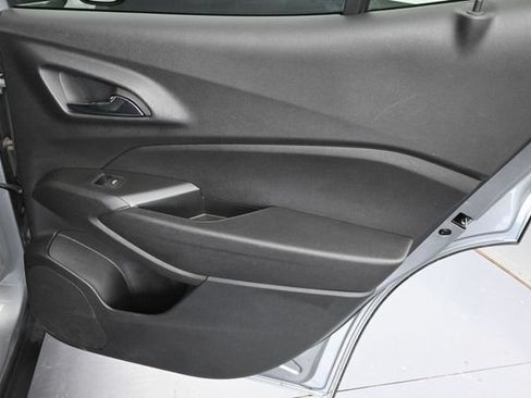 Used 2025 Chevrolet Trax ACTIV w/ Sunroof Package FWD image 31