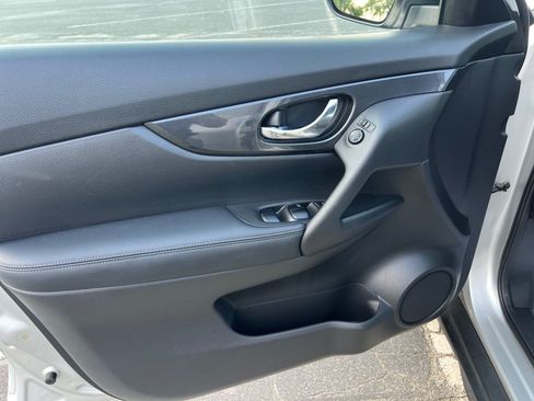 Used 2018 Nissan Rogue S FWD image 36