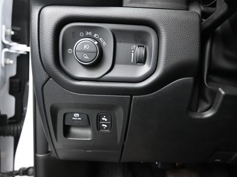 Certified 2025 RAM 1500 Big Horn AWD/4WD image 14
